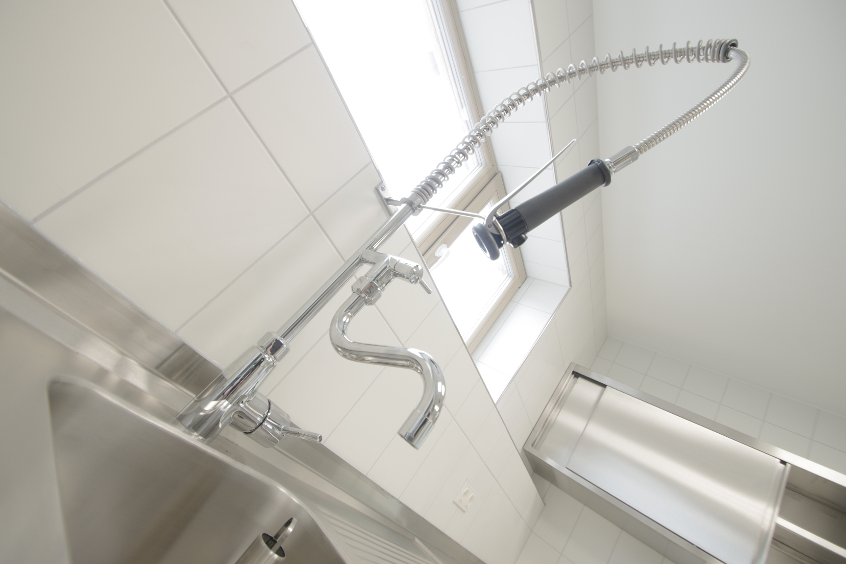 KWC 24.501.144.000 Gastro Geschirrbrause Einhebelmischer mit Schwenkauslauf